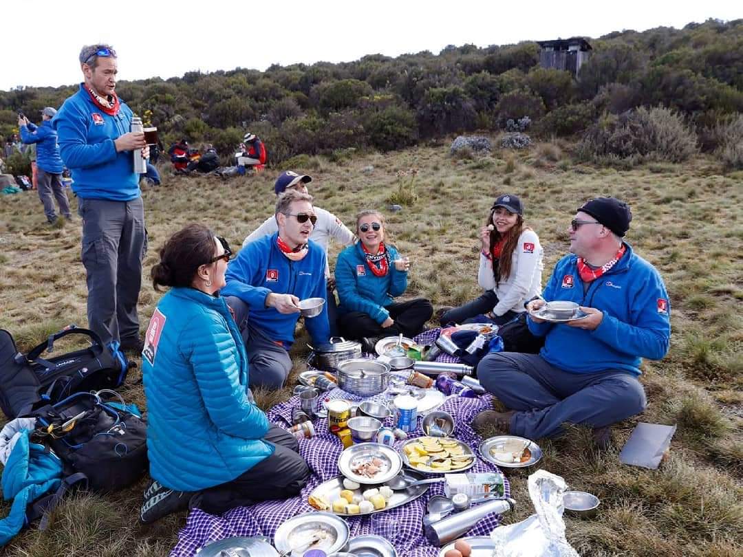 2 天坦桑尼亚中档旅馆游猎